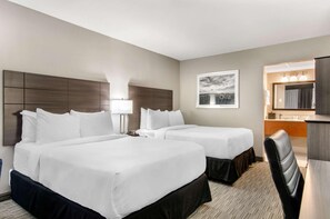 Premium bedding, down duvets, pillow-top beds, individually furnished - Knights Inn Emporia (Emporia)