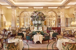 2 restaurants; breakfast, lunch, dinner and brunch served