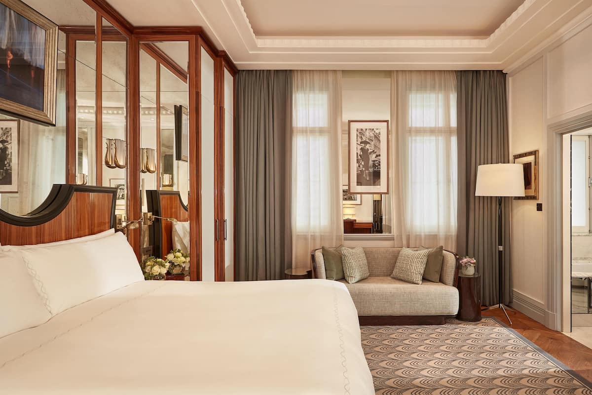 Room (Mayfair) | Peralatan tempat tidur premium, item bar mini percuma