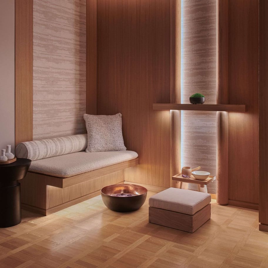 Couples treatment rooms, body treatments, aromatherapy