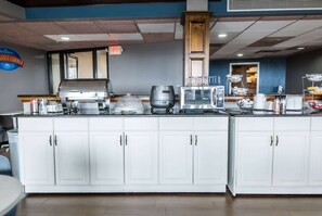 Free daily continental breakfast - Baymont by Wyndham London KY (London)