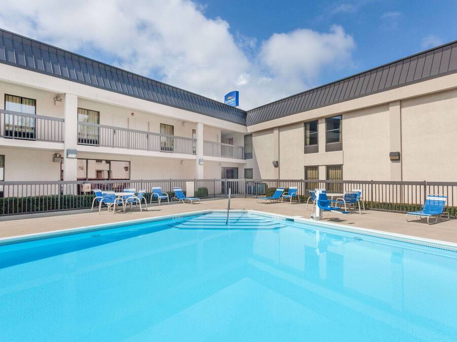 Seasonal outdoor pool