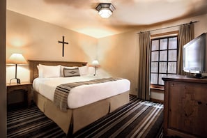 Suite, 1 King Bed, Fireplace (Jr. Fireplace Suite with 1 King Bed) | Premium bedding, in-room safe, desk, blackout drapes