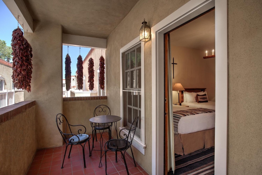 Hotel Chimayo by null
