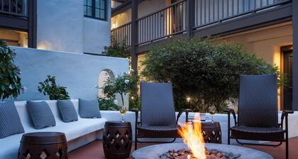 Hotel Pacific