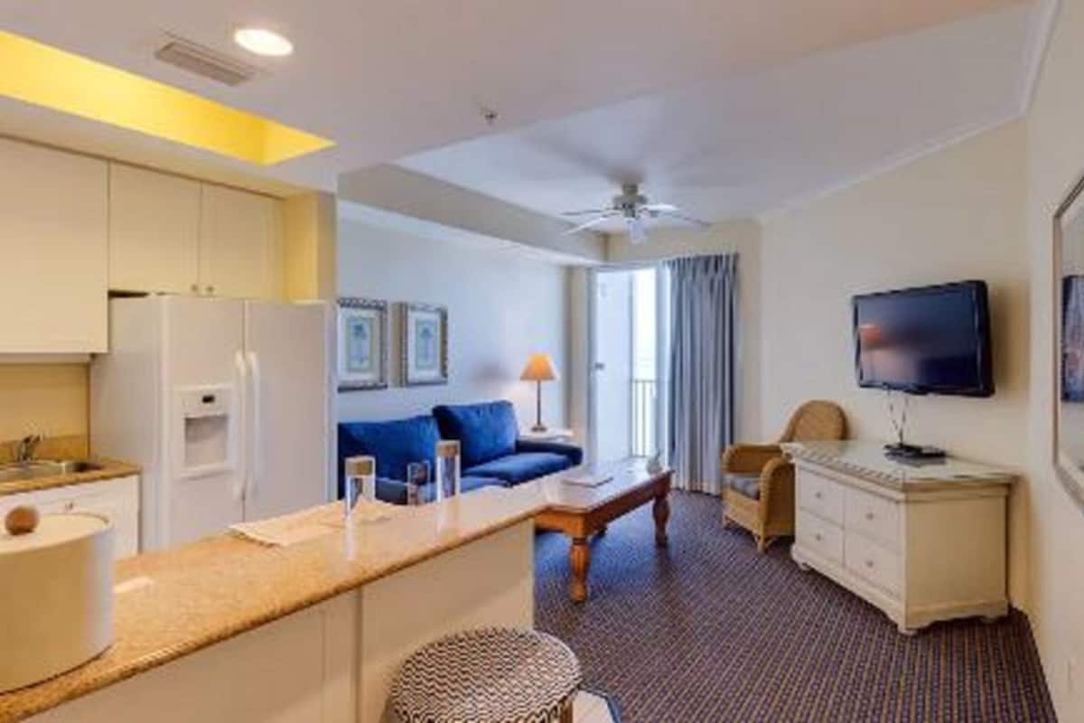 Living area | 50-inch flat-screen TV with cable channels, TV, pay movies