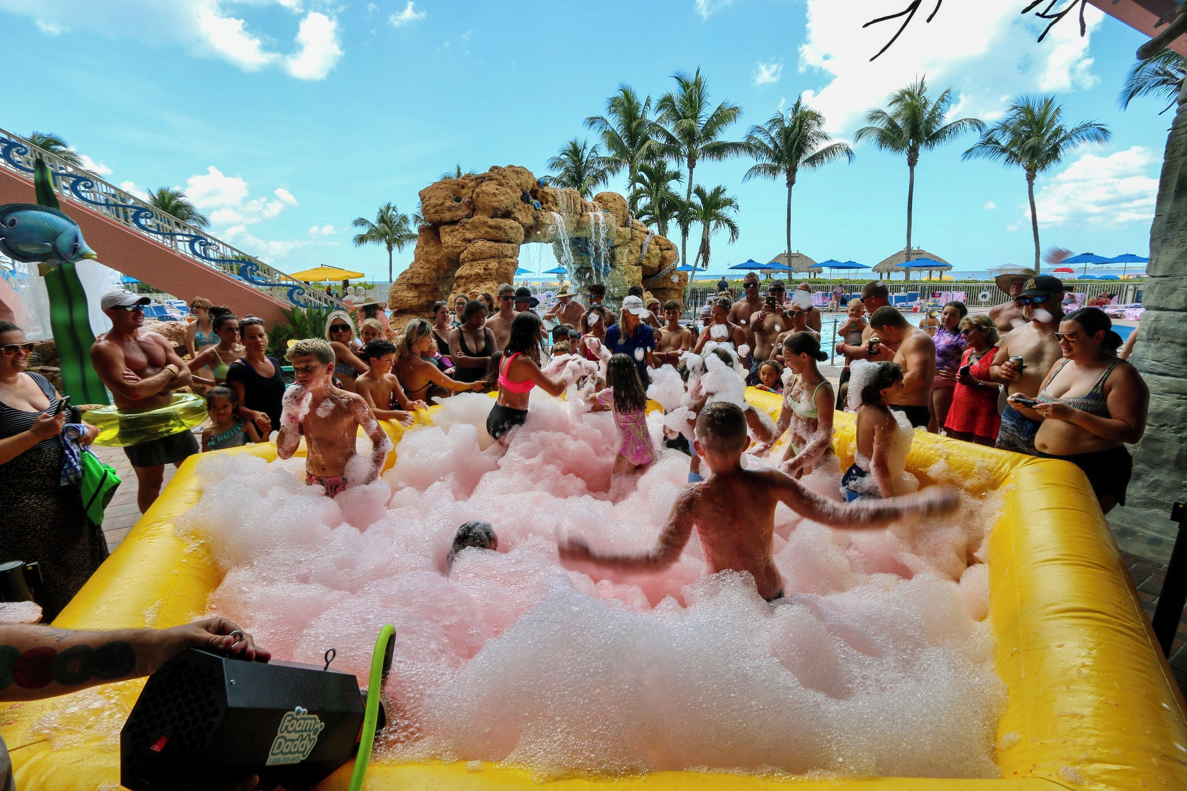 3 outdoor pools, pool umbrellas, pool loungers