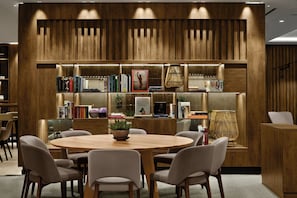 Lounge - AC Hotel by Marriott Innsbruck (Innsbruck)