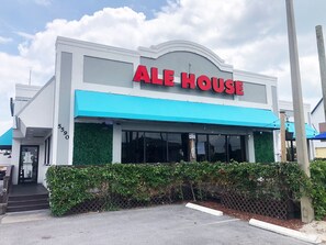 Restaurant - Days Inn by Wyndham Cocoa Beach Port Canaveral (Cocoa Beach)