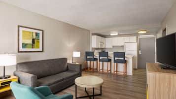 Suite, 2 camas Queen size, para no fumadores (One-Bedroom) | Escritorio, cortinas blackout y tabla de planchar con plancha