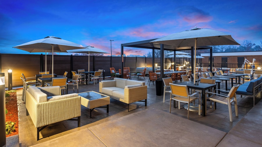 Holiday Inn Hotel and Suites Richmond West End by IHG