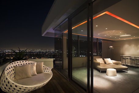 Penthouse (Suite) | Premium bedding, down comforters, free minibar items, in-room safe. ANDAZ WEST HOLLYWOOD, BY HYATT