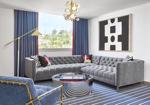 고급 침구, 오리/거위털 이불, 무료 미니바 품목, 객실 내 금고