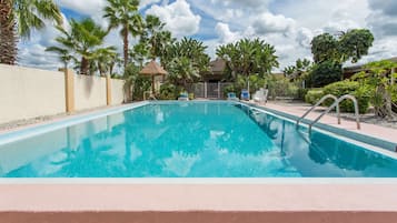 Utomhuspool