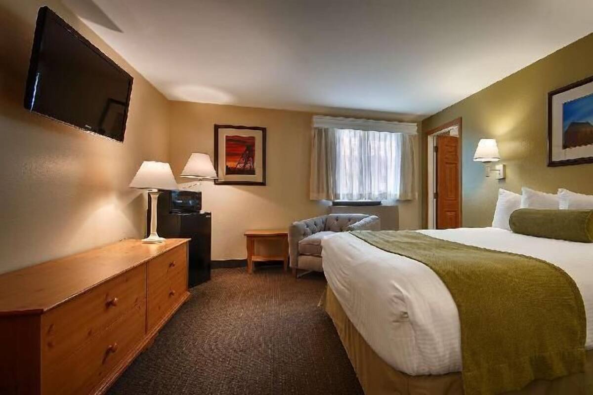 In-room safe, desk, laptop workspace, blackout curtains