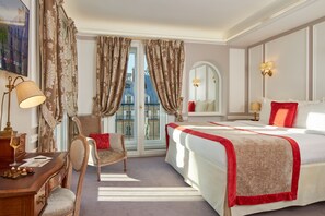 Ropa de cama de alta calidad, colchones con pillow-top y minibar 