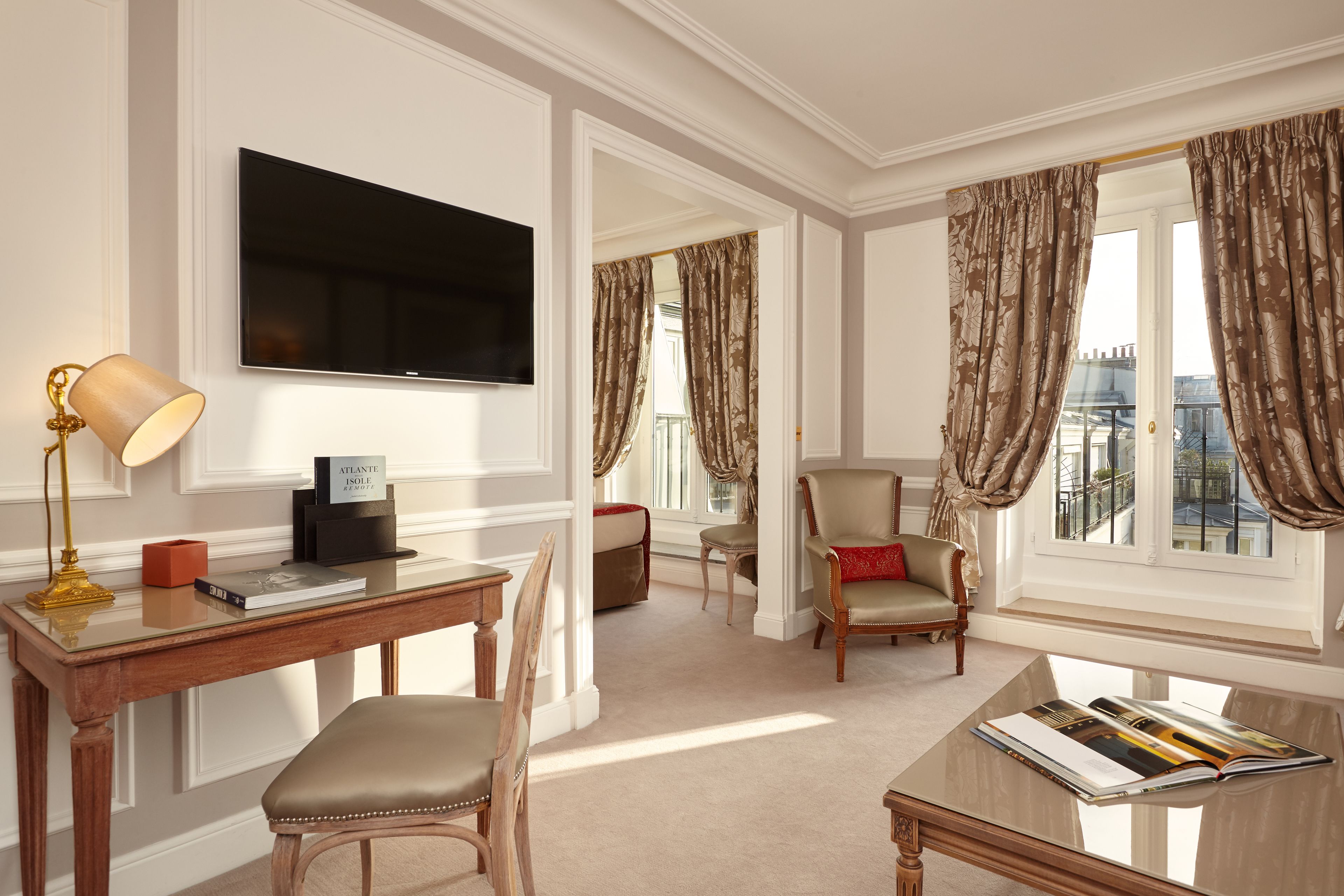 40-inch tv with satellite channels, offices