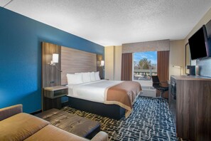 Room, 1 King Bed, Non Smoking | Desk, iron/ironing board, free WiFi, bed sheets - Baymont by Wyndham Branson - On the Strip (Branson)