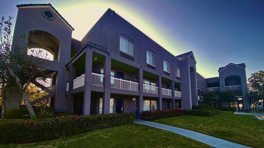 SureStay Hotel by Best Western Ontario Airport
