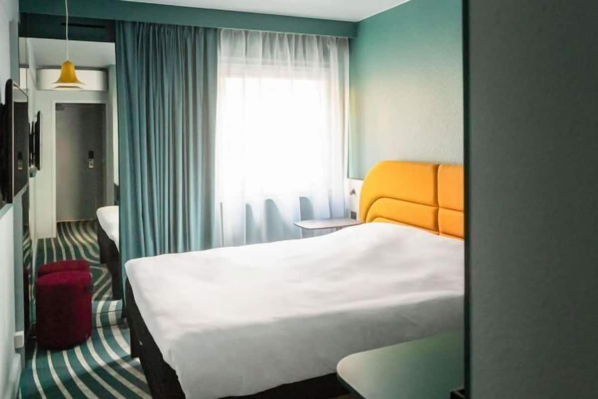 Cortinas blackout, quartos à prova de som, ferros/tábuas de passar roupa