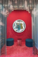 Serve café da manhã e jantar 