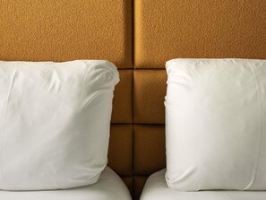 Standard Room, 2 Twin Beds | Blackout drapes, soundproofing, iron/ironing board, free WiFi - ibis Styles Brugge Centrum (Bruges)