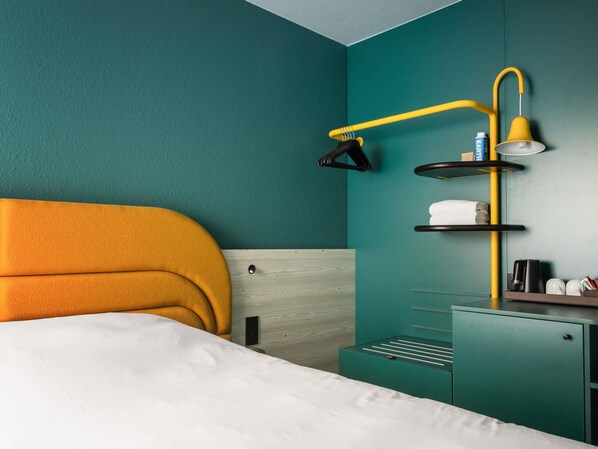 Blackout curtains, soundproofing, iron/ironing board, free WiFi - ibis Styles Brugge Centrum (Bruges)