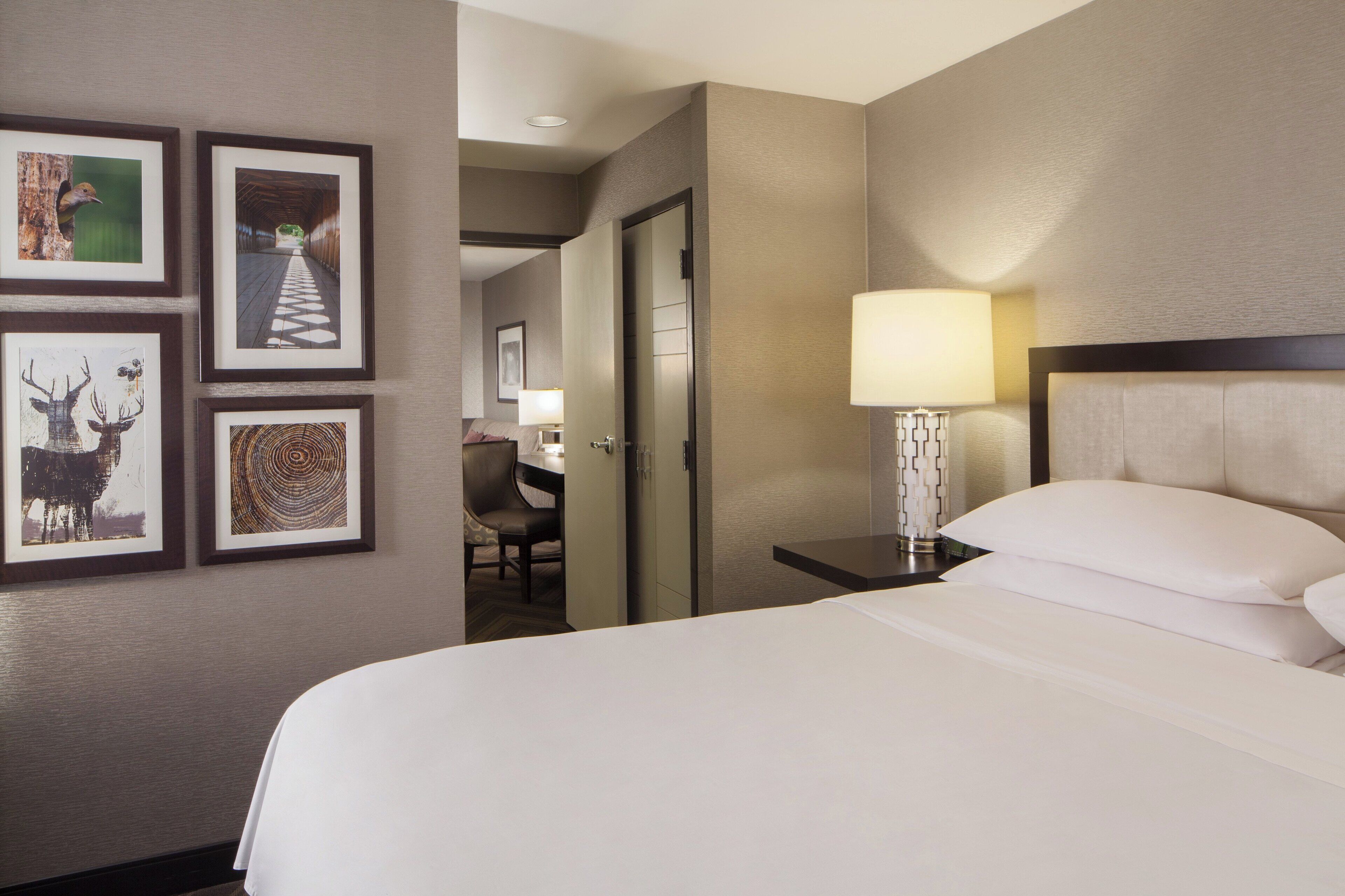 premium bedding, down duvets, in-room safe, desk