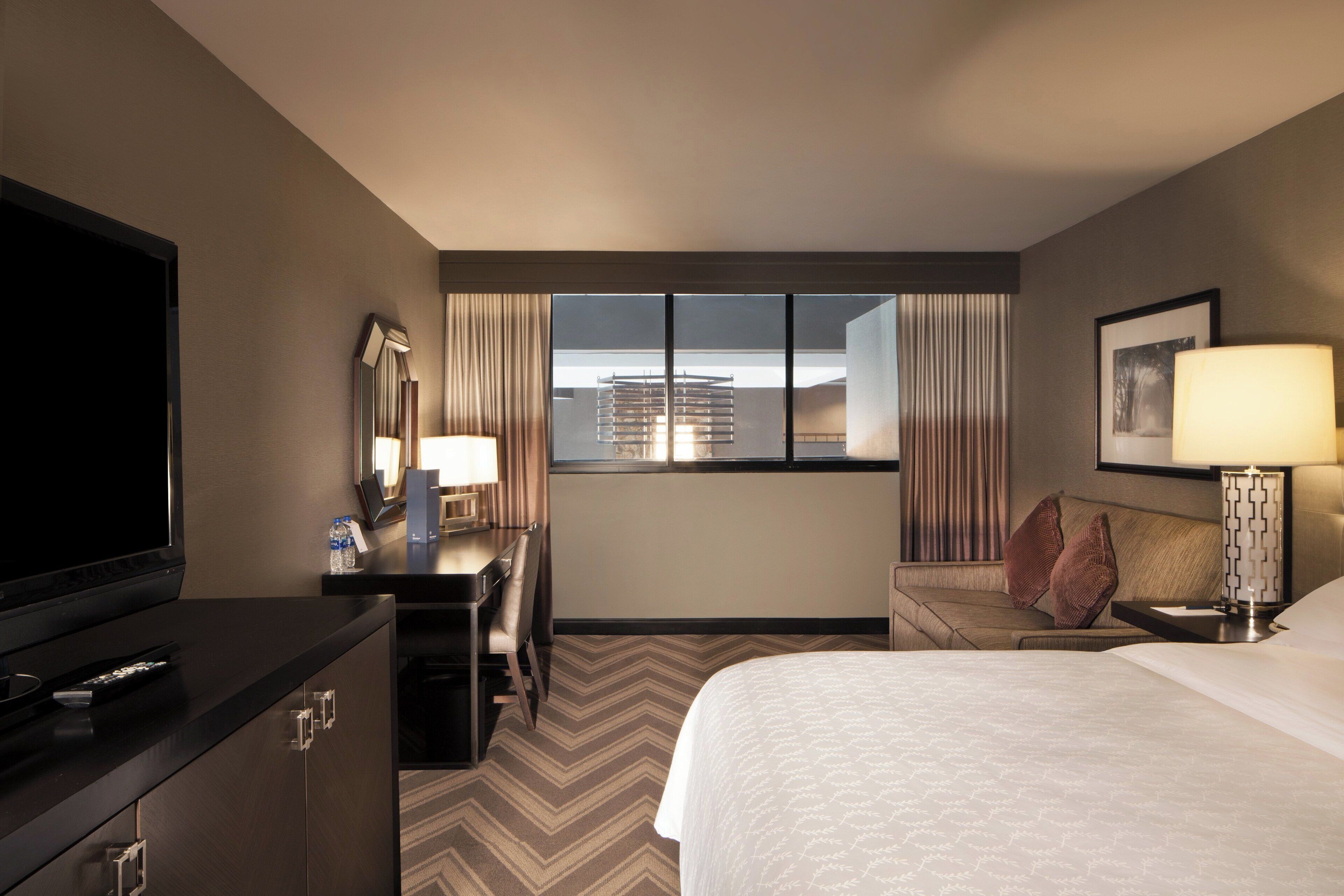 Room, 1 King Bed with Sofa bed | Lobby