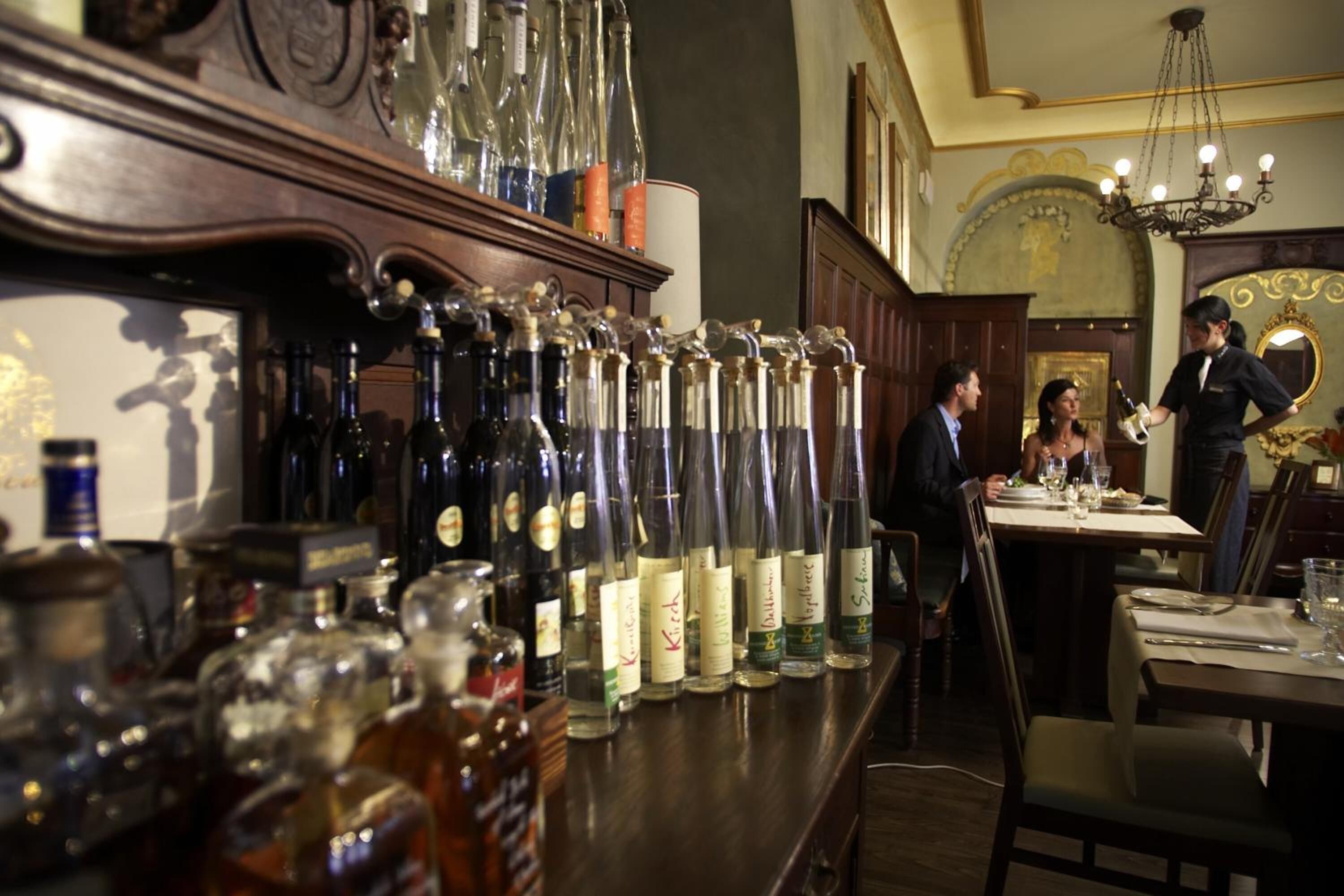 lunch and dinner served, modern european cuisine