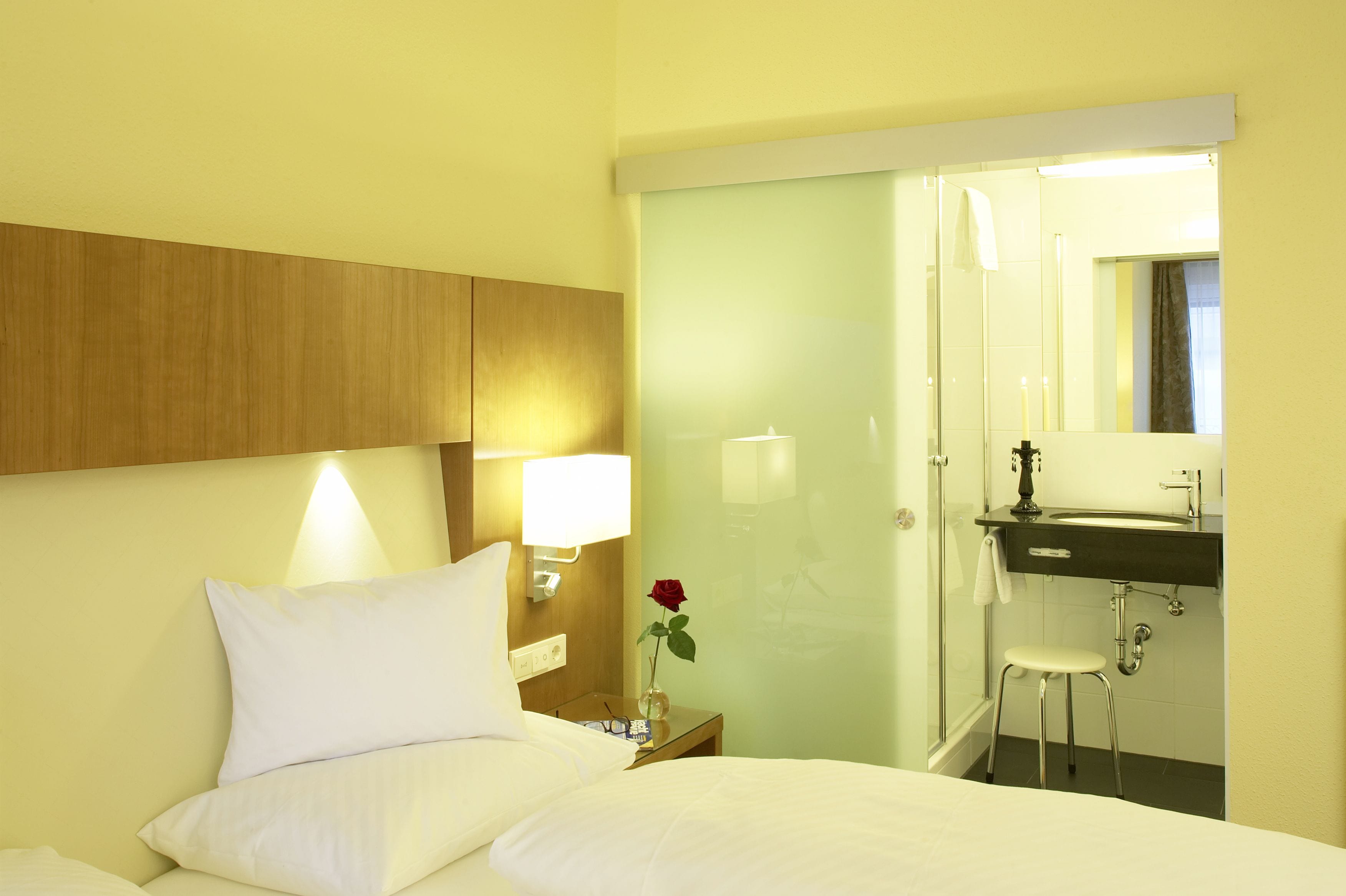 triple room | minibar, in-room safe, desk, laptop workspace