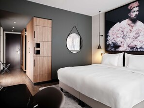Premium Room, Balcony (Collection) | 1 bedroom, in-room safe, desk, blackout curtains - Radisson Collection Hotel, Berlin (Berlin)