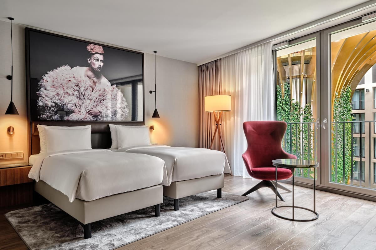 1 chambre, coffres-forts dans les chambres, bureau, rideaux occultants