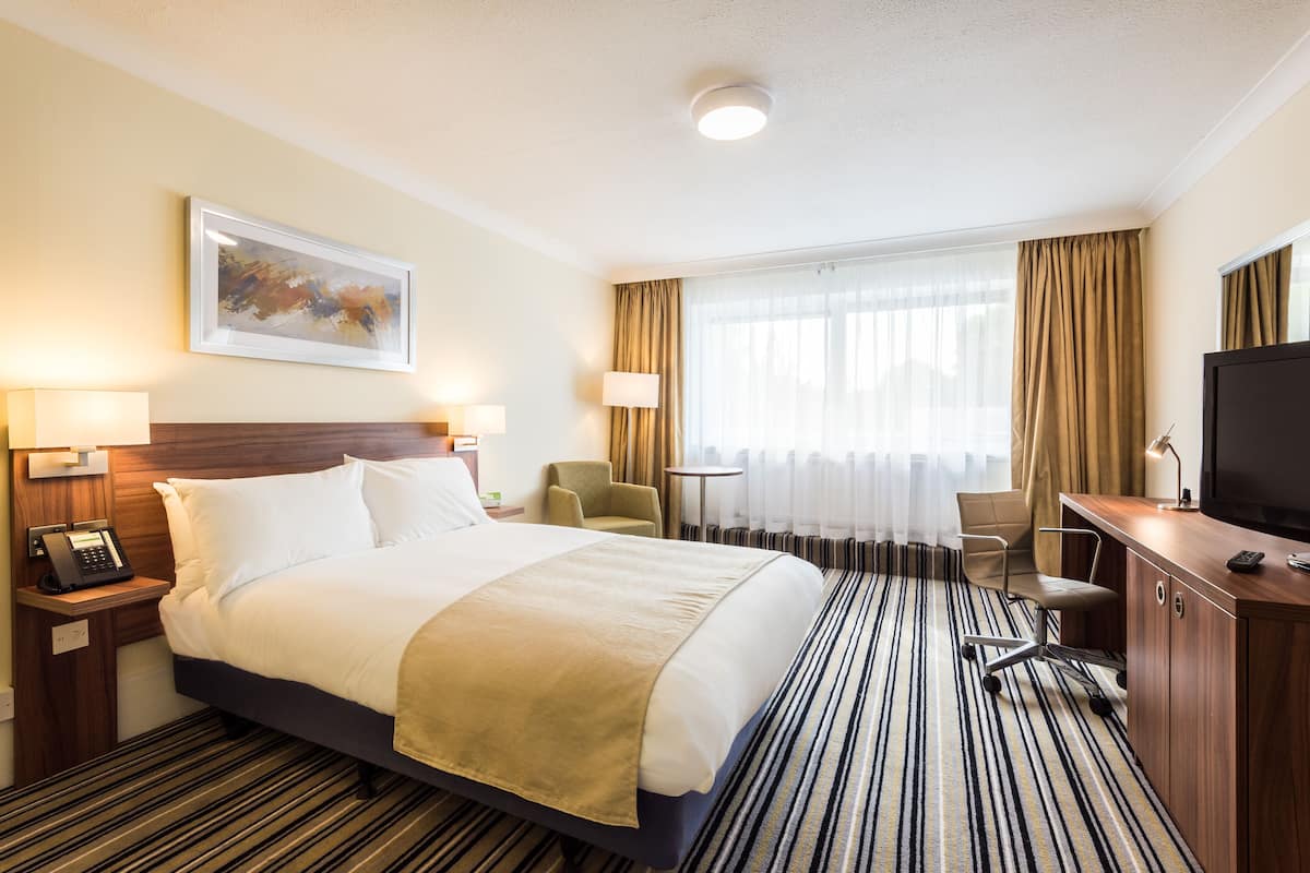 1 bedroom, desk, blackout curtains, free WiFi