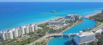 Waterstone Resort & Marina Boca Raton, Curio Collection by Hilton