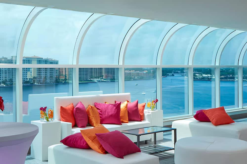 Waterstone Resort & Marina Boca Raton, Curio Collection by Hilton