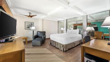 Standard Room, 1 Queen Bed, Non Smoking, Balcony | Desk, iron/ironing board, free wired Internet, bed sheets