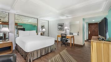 Standard Room, 1 Queen Bed, Non Smoking, Balcony | Desk, iron/ironing board, free wired Internet, bed sheets