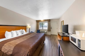 One Queen Bed Non Smoking Accessible Room | Iron/ironing board, free WiFi, bed sheets