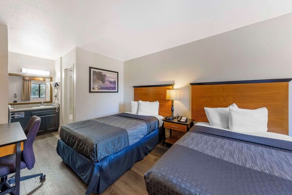 Iron/ironing board, free WiFi, bed sheets - Rodeway Inn at Nevada State Capitol (Carson City)