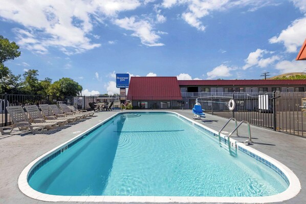 Seasonal outdoor pool