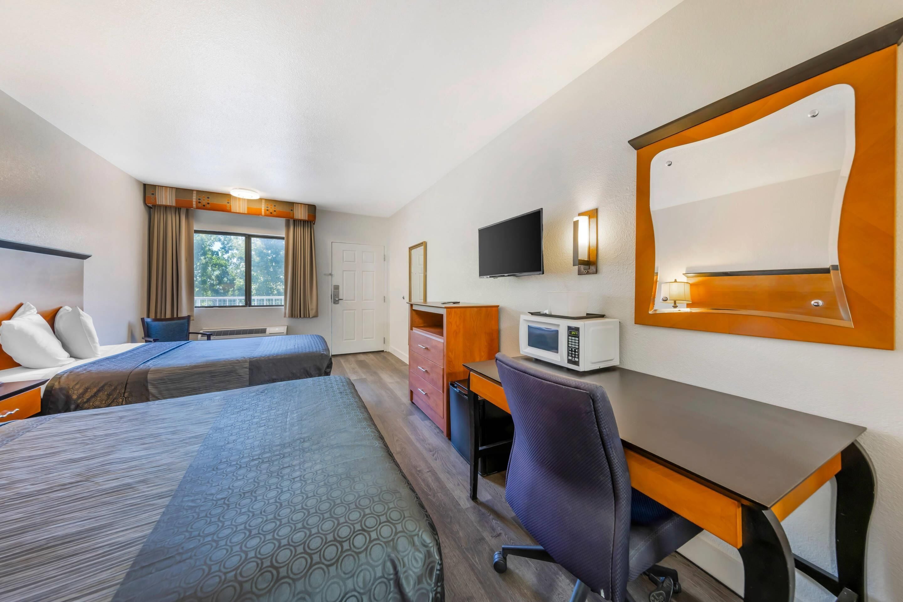 Standard Double Room, 2 Katil Kelamin (Double), Non Smoking | Seterika/papan seterika, Wi-fi percuma, cadar katil 