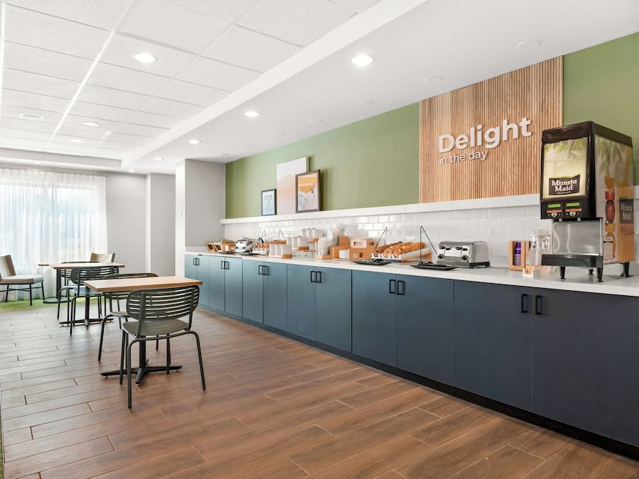 Ilmainen päivittäinen mannermainen aamiainen