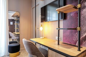 Triple Room | Hypo-allergenic bedding, minibar, in-room safe, desk