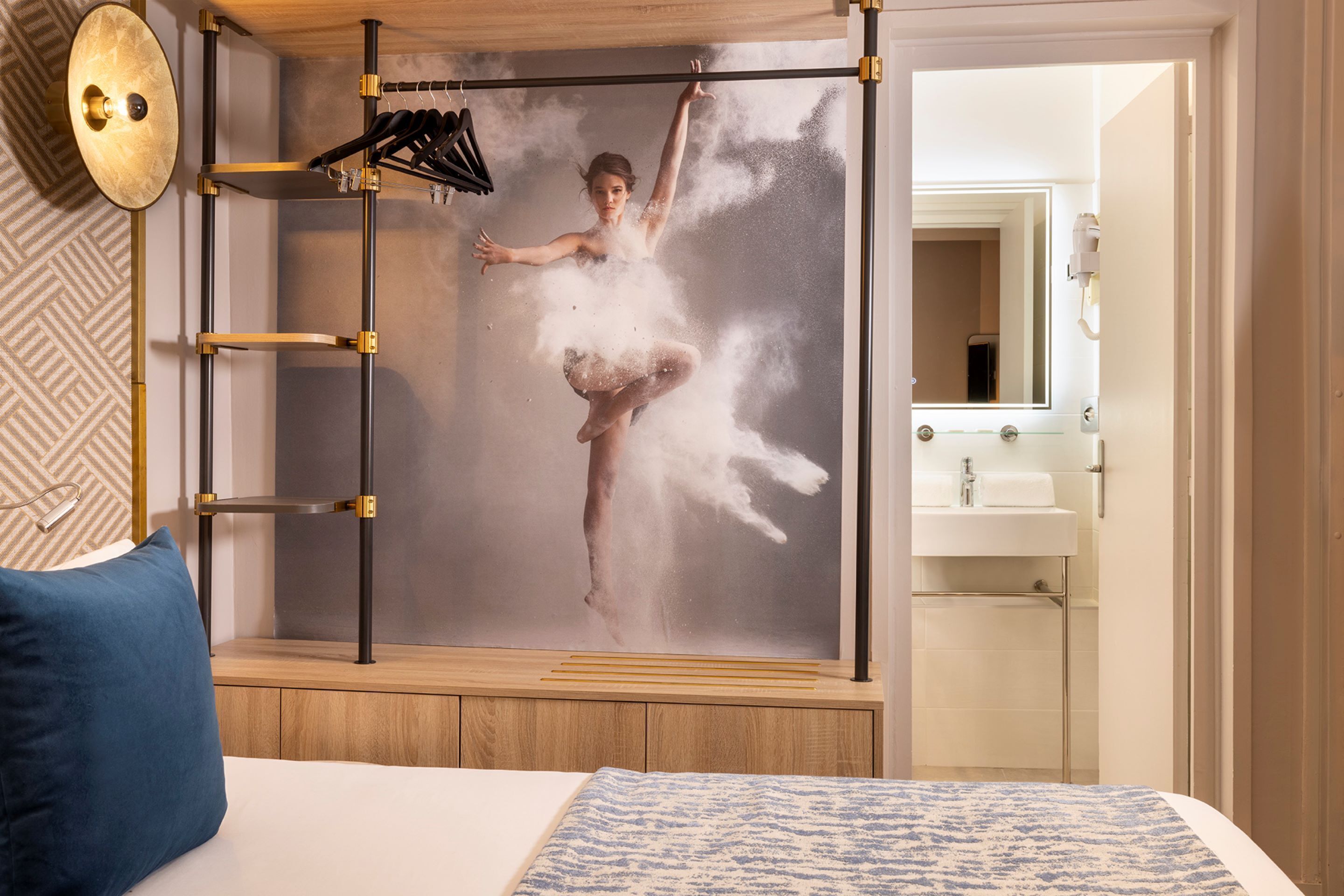 superior double room | hypo-allergenic bedding, minibar, in-room safe, desk