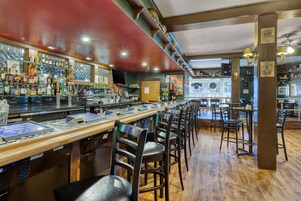 Se sirven desayunos y cenas, cocina americana