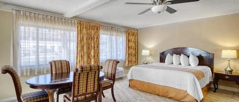 Suite, 1 kingsize-seng, ikke-røyk, peis | Sengetøy av topp kvalitet, blendingsgardiner og strykejern/-brett