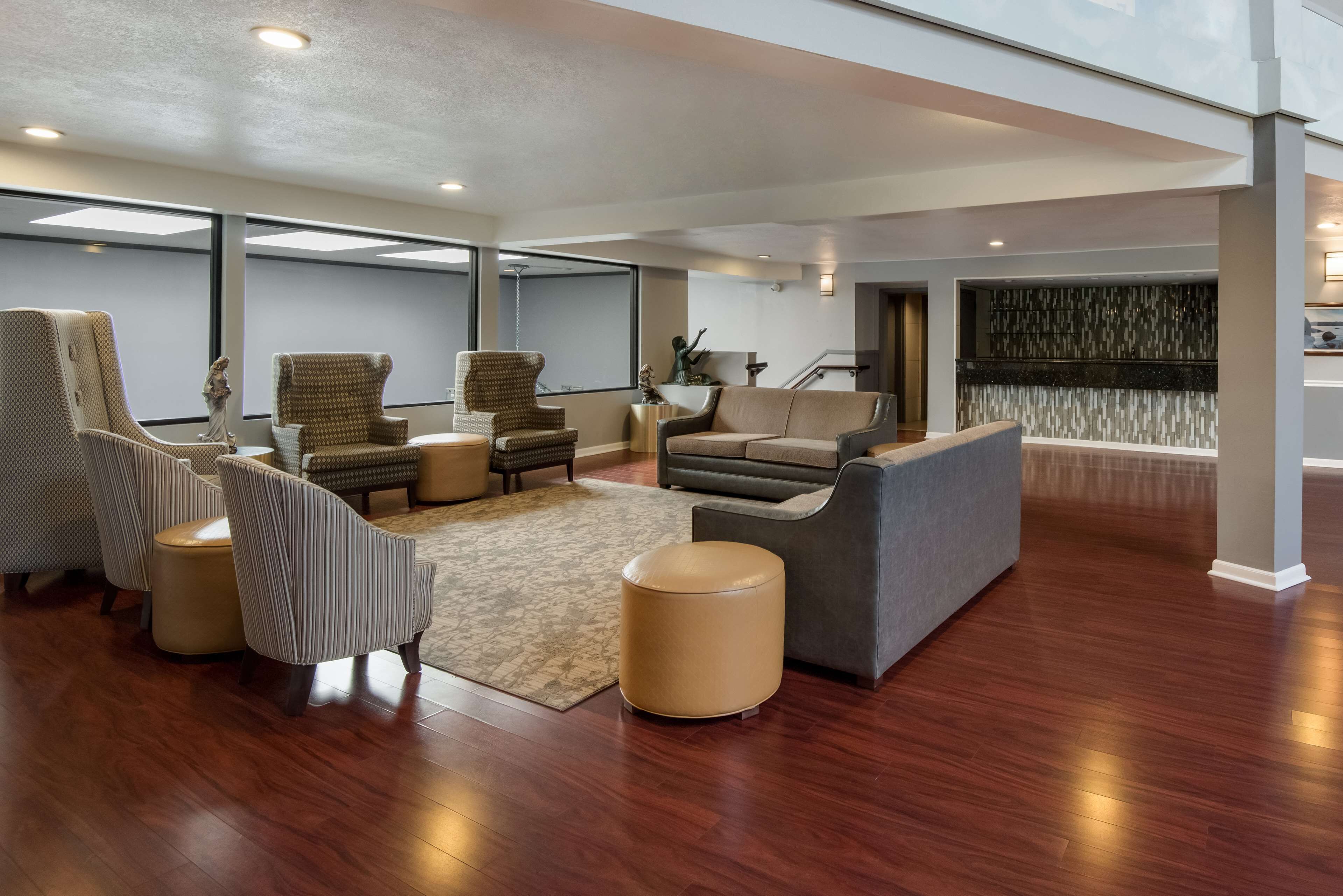 breakfast and dinner served, american cuisine