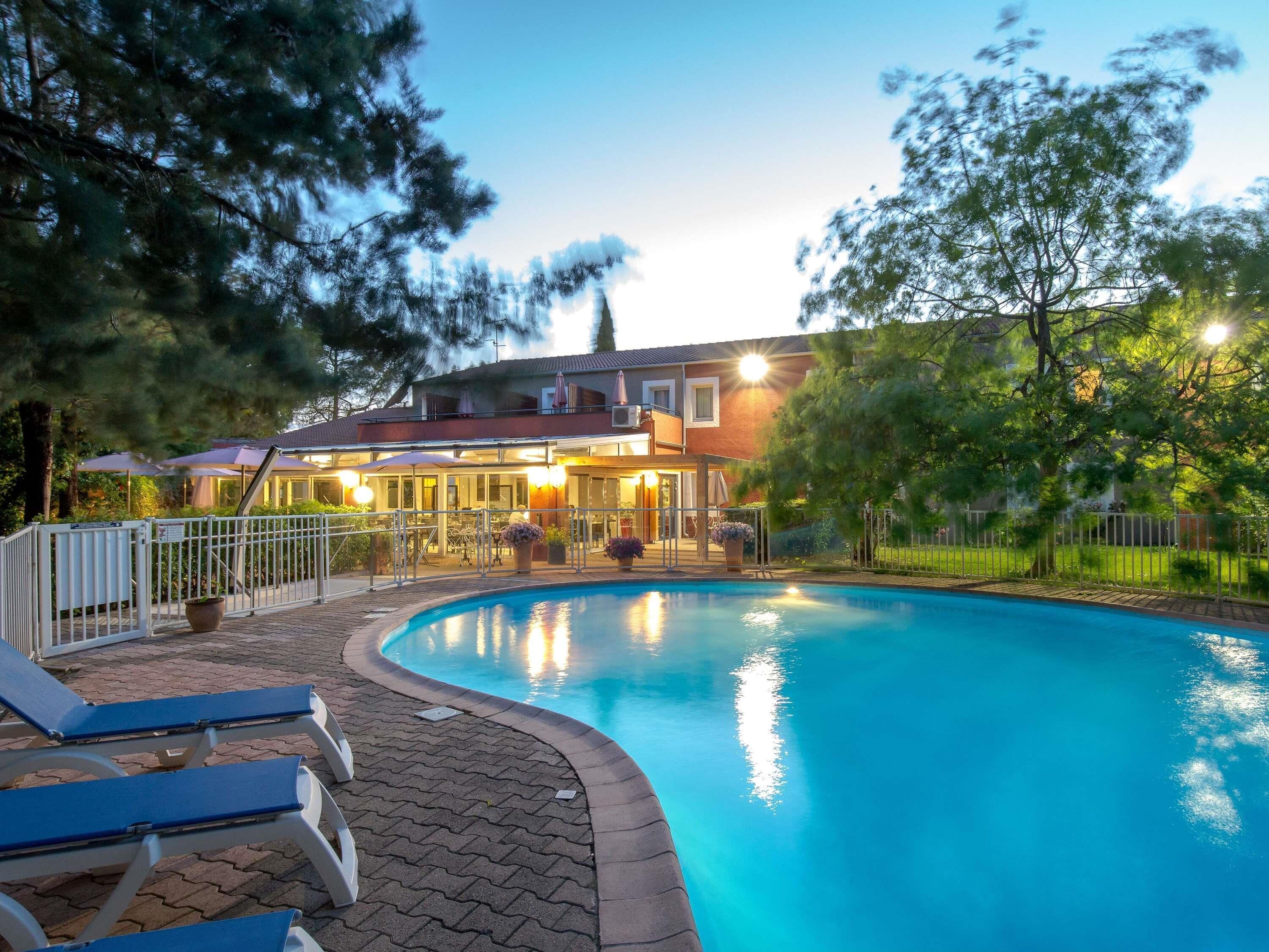 Seasonal outdoor pool