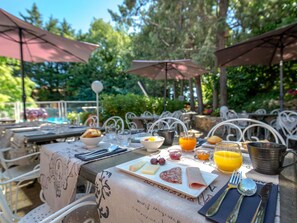 Frühstück, Mittagessen und Abendessen